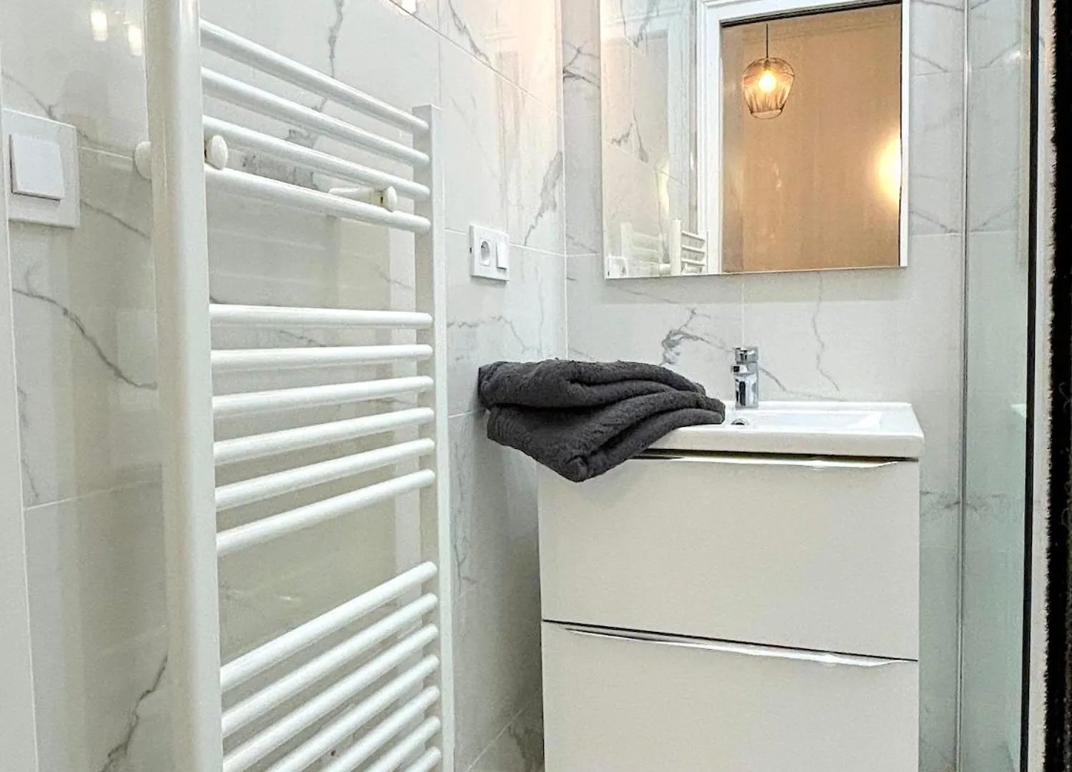 L'Appartement Moliteuil Paris Apartment