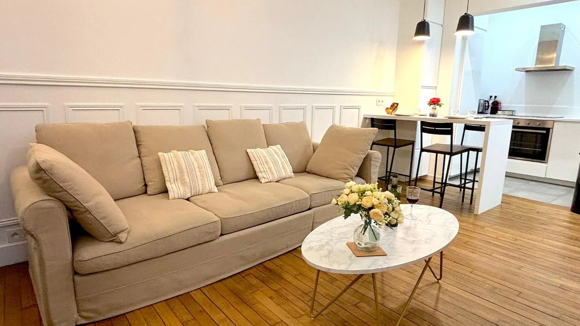 L'Appartement Moliteuil Paris France